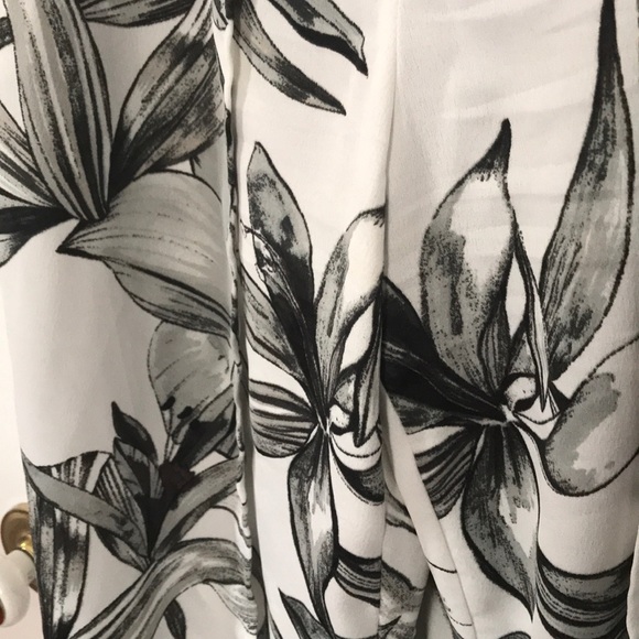 One-piece - Picture 2 of 4